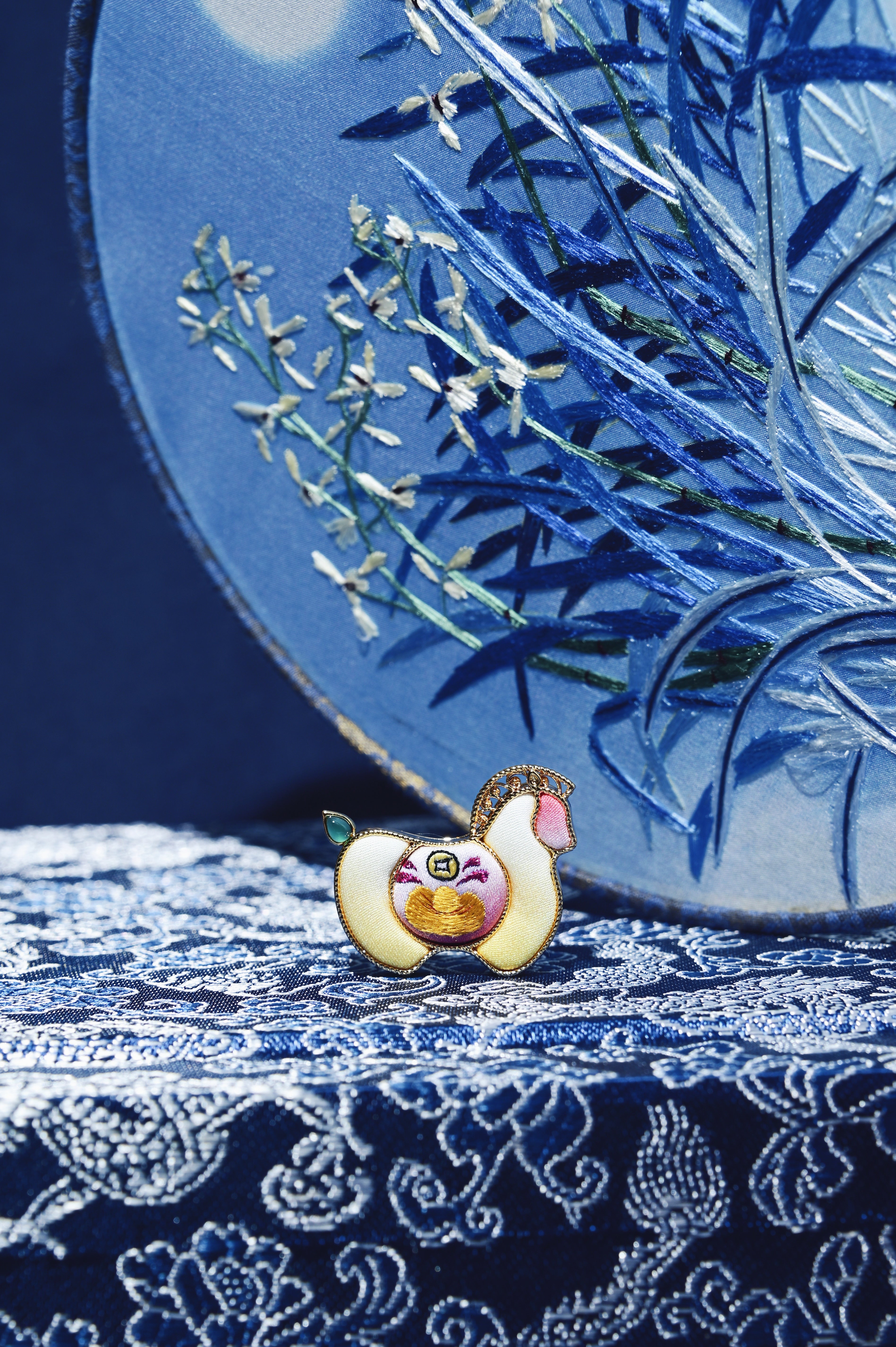 Yotopy Hand Embroidered Brooch Pendant 2-in-1, Suzhou Silk Embroidery Jewelry, Traditional Chinese Yuanbao Horse Prosperity Design, Artisan Craft, 3.6x3cm